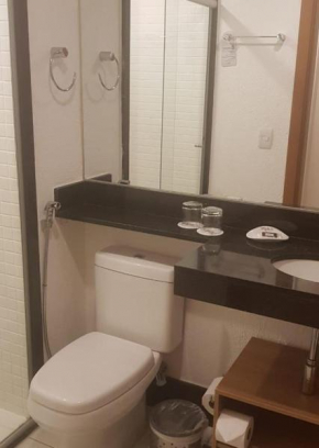 FLAT ED. ATHOS BULCÃO AP. 209
